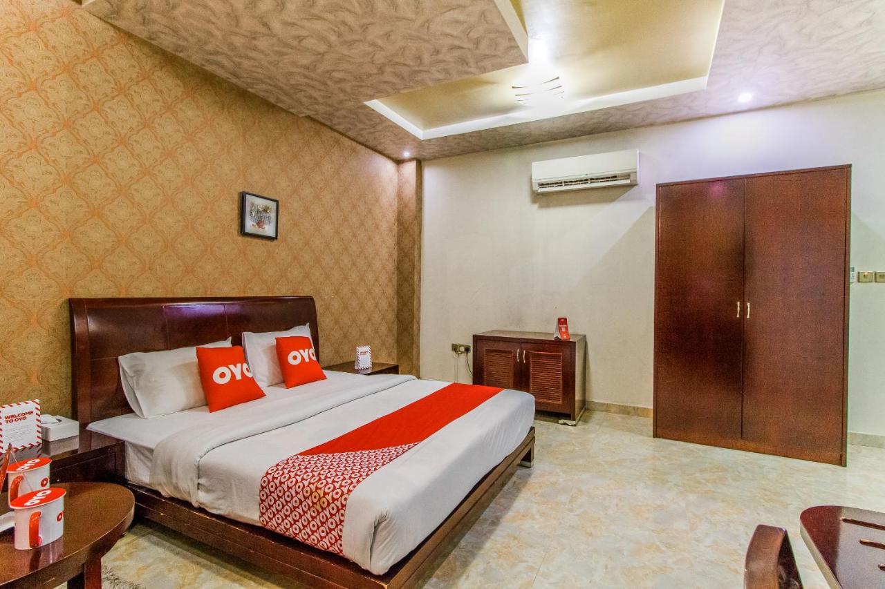 Oyo 109 Al Thabit Modern Hotel Apartment Ḩayl Āl ‘Umayr Eksteriør billede