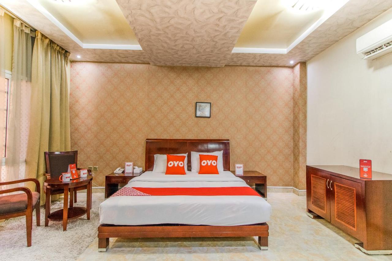 Oyo 109 Al Thabit Modern Hotel Apartment Ḩayl Āl ‘Umayr Eksteriør billede