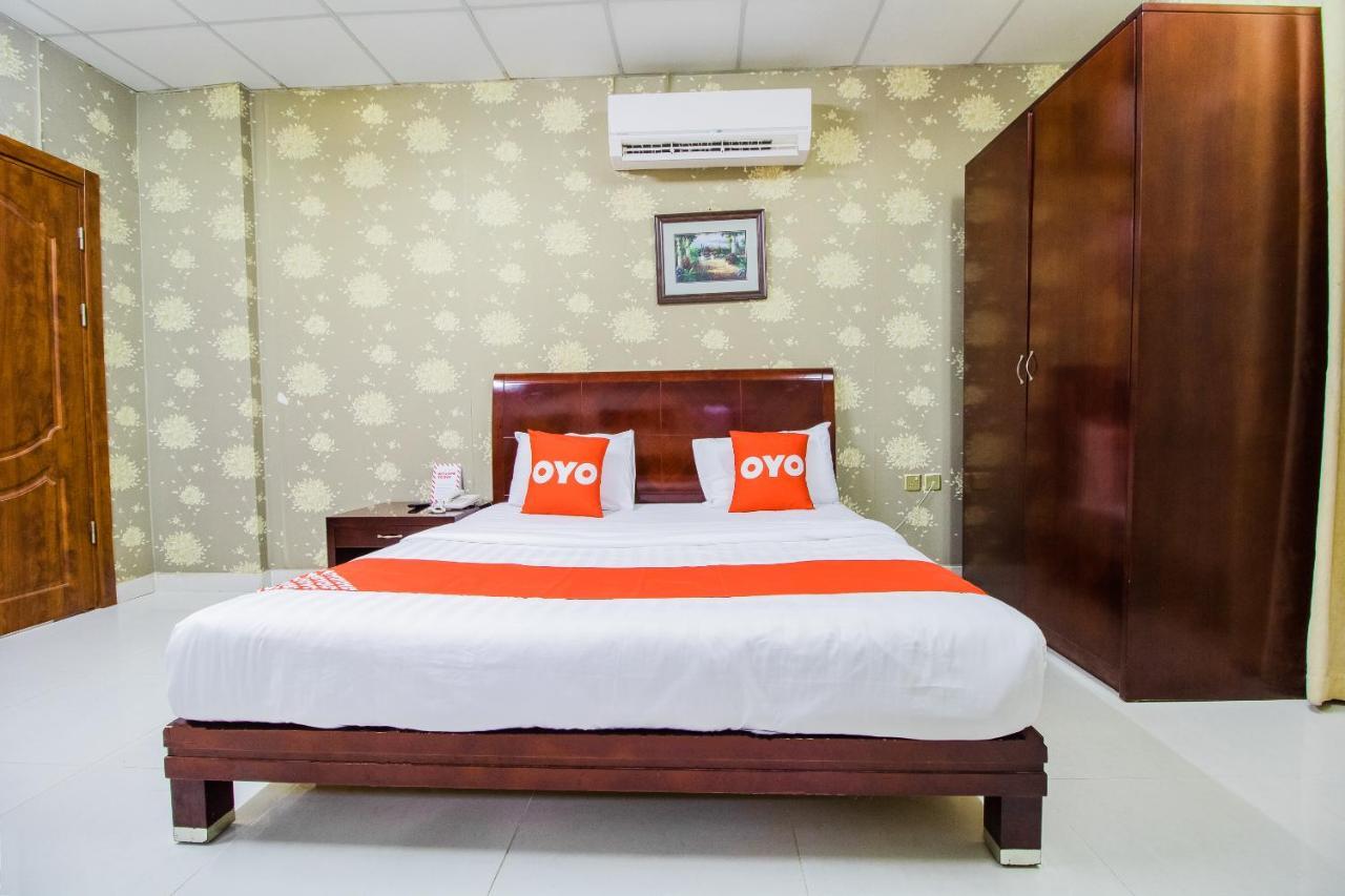 Oyo 109 Al Thabit Modern Hotel Apartment Ḩayl Āl ‘Umayr Eksteriør billede