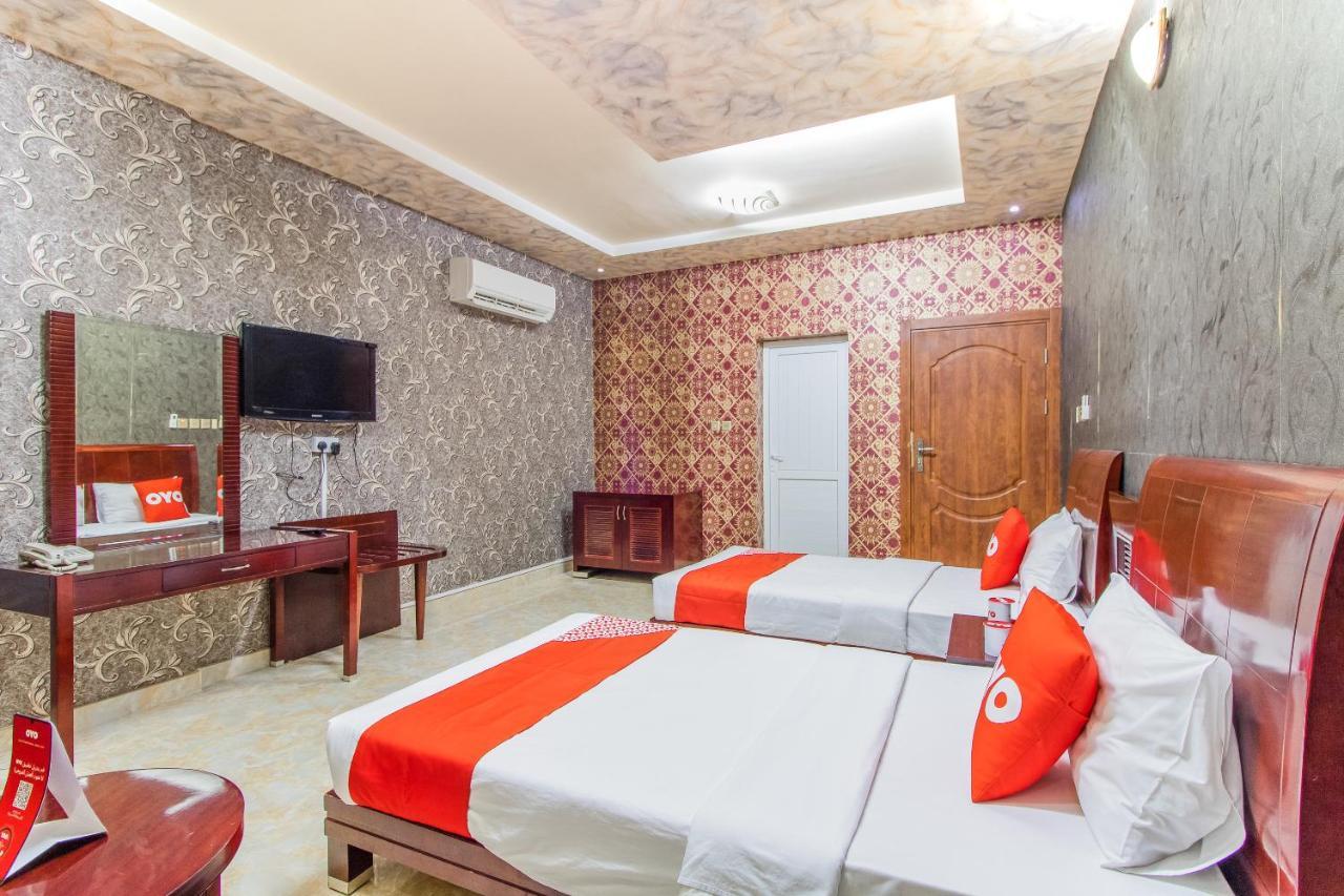 Oyo 109 Al Thabit Modern Hotel Apartment Ḩayl Āl ‘Umayr Eksteriør billede
